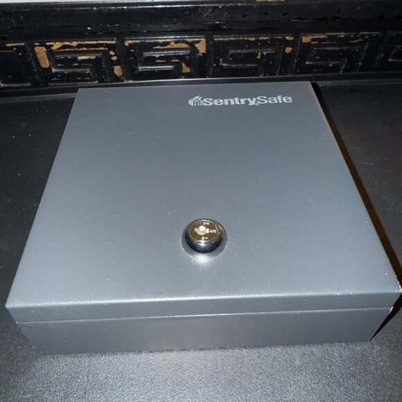 SentrySafe Square Portable Metal Lock Box Compartment NO Key - Picture 2 of 9